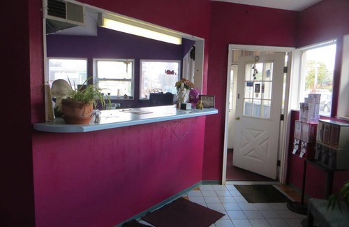 Fairview Heights Hotel | Hotel ∙ 3 guests