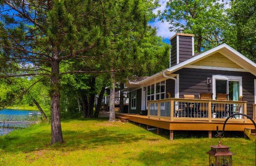 Lake Shore Hotel | Hotel ∙ 4 bedrooms ∙ 10 guests