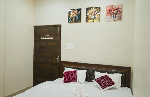 Danapur Hotel | Hotel Adarsh