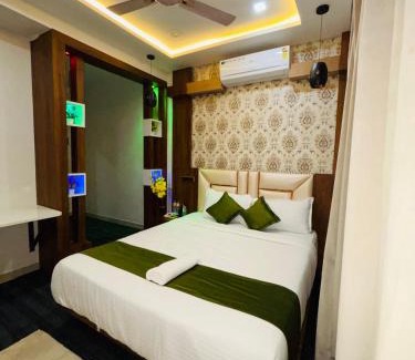 Narayangaon Hotel | Hotel Adhira's