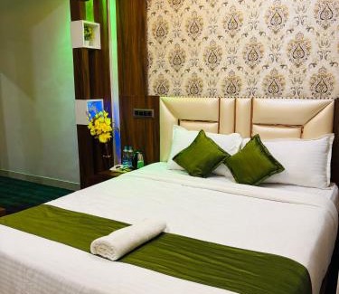 Narayangaon Hotel | Hotel Adhira's