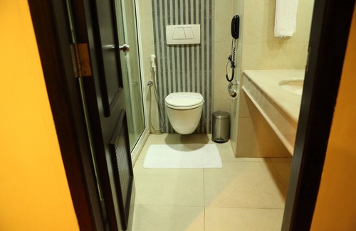 Nedumbassery Hotel | Hotel Airlink Castle