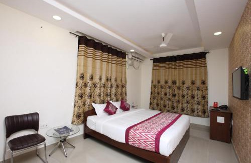 Nanganallur Hotel | Hotel AR Residency