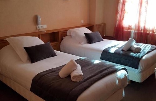 Lorris Hotel | Hotel Au Sauvage