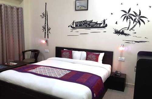 Bhowali Hotel | Hotel Avlokan - Near Kainchi Dham Mandir