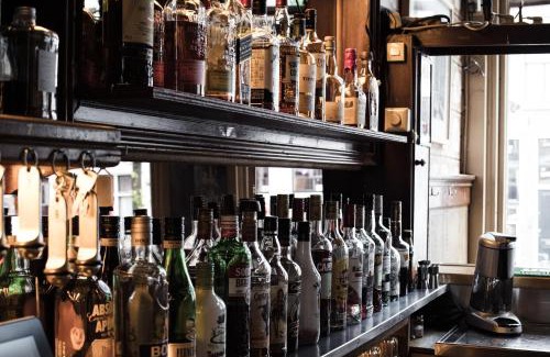 Red Light District Hotel | Hotel & bar Royal taste Amsterdam