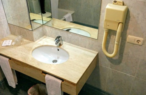 Almussafes Hotel | Hotel Bartos