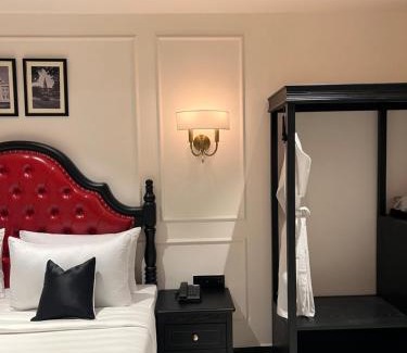 Raiganj Hotel | Hotel Bengal Kutir