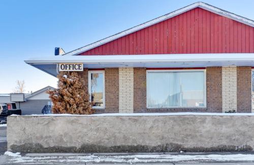 Fort Macleod Hotel | Hotel Bethel - Fort MacLeod, AB