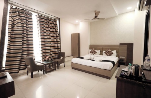 Kalyanpur Hotel | Hotel Bhagyaraj Palace Keshavpuram