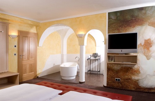 Memmelsdorf Hotel | Hotel & Brauereigasthof Drei Kronen