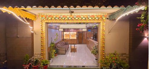 Sidhpur Hotel | Hotel Buddha House Himalayan Brothers