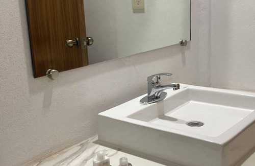 Lazaro Cardenas Hotel | HOTEL CAMELINAS EXPRESS