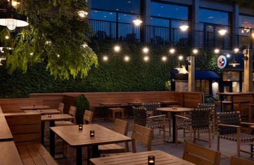 Burlington Hotel | Hotel Champlain Burlington, Curio Collection by Hilton