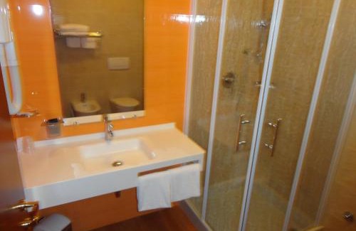 Colà Di Lazise Hotel | Hotel Confine