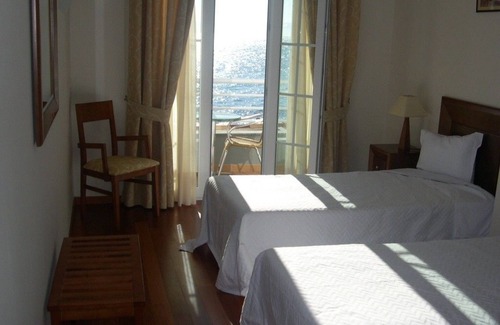 Porto da Cruz Hotel | Hotel Costa Linda
