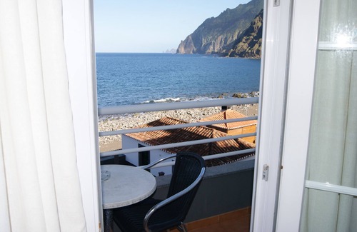 Porto da Cruz Hotel | Hotel Costa Linda