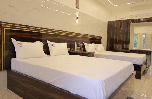 Chettikulam Hotel | HOTEL CYRIL