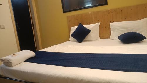 Pitampura Hotel | Hotel D Plaza by corsso