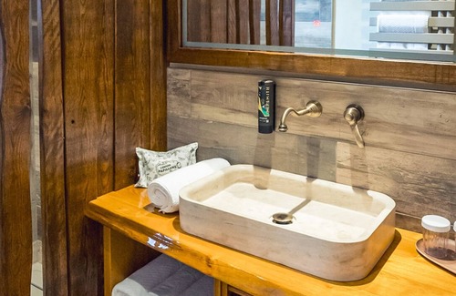 Dolancourt Hotel | Hotel des Pirates