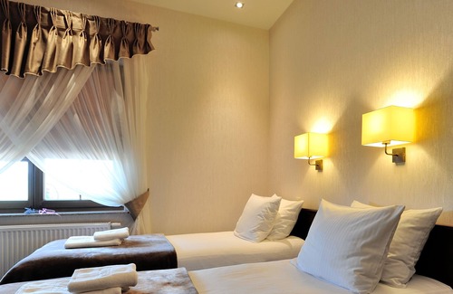 Swidnik Hotel | Hotel Dwór Choiny