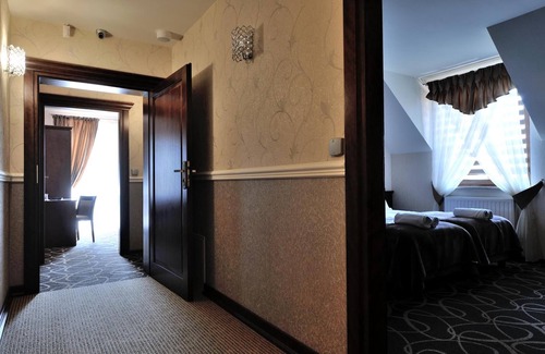 Swidnik Hotel | Hotel Dwór Choiny