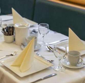 Lollar Hotel | Hotel Esmer