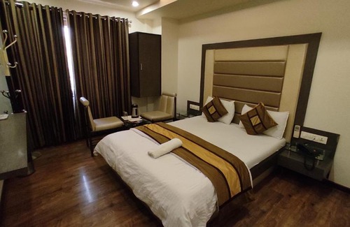 Paldi Hotel | Hotel Flair Inn
