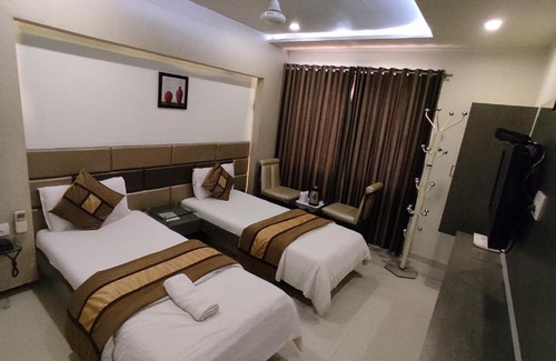 Paldi Hotel | Hotel Flair Inn