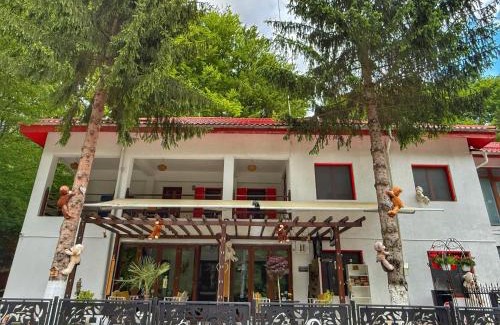Moroeni Hotel | Hotel Gâlma