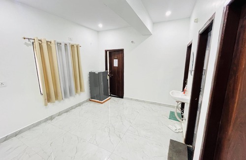 Varanasi Apartment | HOTEL GANESH KRIPA
