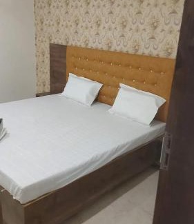 Kasganj Bed & Breakfast | Hotel Ganga palace