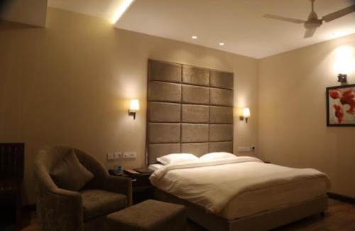 Dinanagar Hotel | Hotel Golden Palm