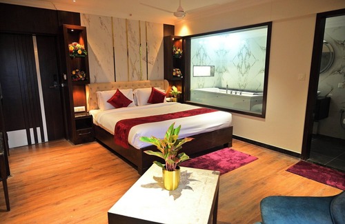 Vijayanagar 1st Stage Hotel | Hotel Golden Riviera