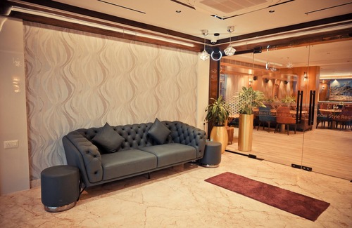 Vijayanagar 1st Stage Hotel | Hotel Golden Riviera
