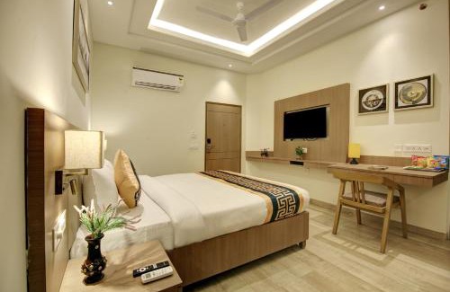 Mahipalpur Hotel | Hotel Grand cozy cave