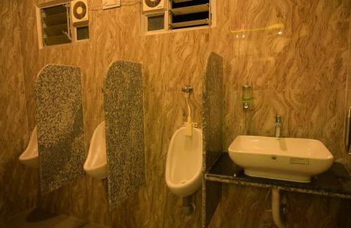 Jangipur Hotel | Hotel Hangout