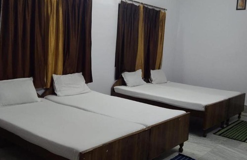 Varanasi Hotel | HOTEL INDRA INN
