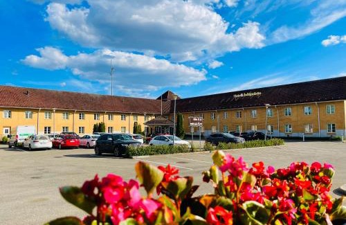 Karhula Hotel | Hotel Jokipuisto
