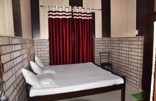 Didihat Hotel | Hotel Kaushalya Residency Inn Uttarakhand Near By Gandhi Park - Family-friendly