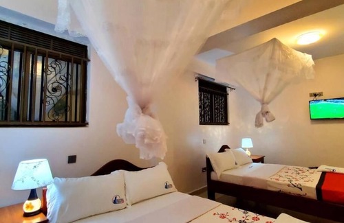 Lira Hotel | Hotel Komar