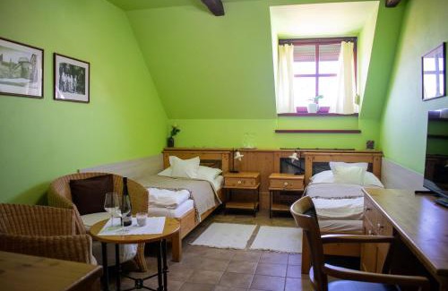 Uherske Hradiste Hotel | Hotel Koníček