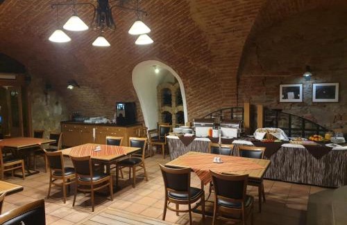 Uherske Hradiste Hotel | Hotel Koníček