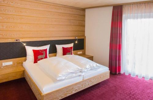 Gammertingen House | Hotel Kreuz Gästehaus und Lauchertbar mit Terrasse