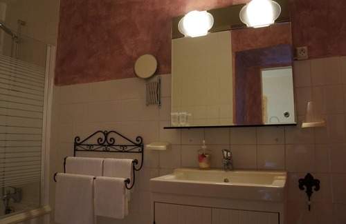 Vallon-Pont-d'Arc Hotel | Hotel le Manoir du Raveyron
