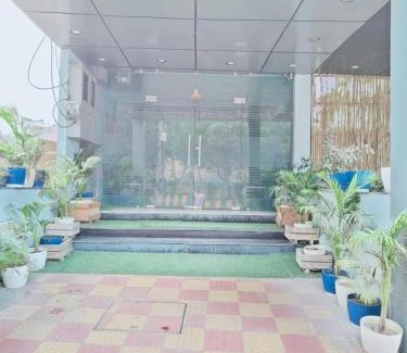 Sector 62 Hotel | Hotel Lemon Suites And Banquet - Noida Sector 62