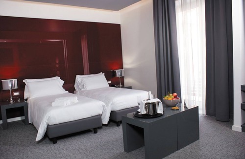 Pomigliano D'arco Hotel | Hotel Leopardi