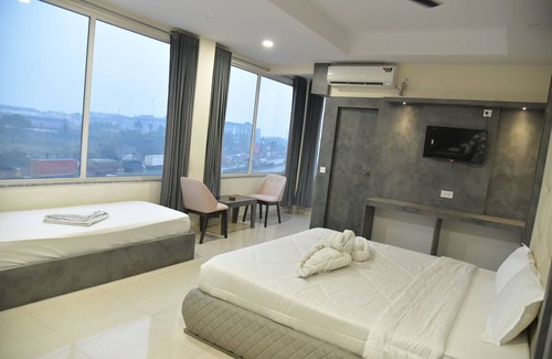 Howrah Hotel | HOTEL M PLAZA DHULAGAR HOWRAH