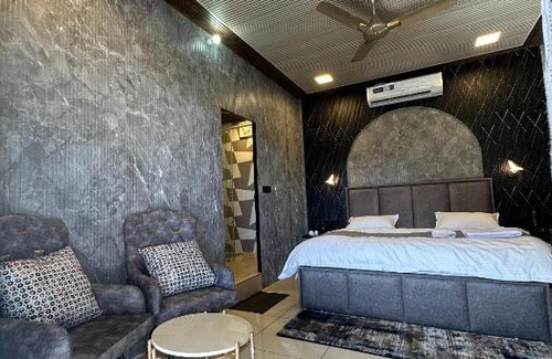 Tehri Hotel | Hotel Maheshwari & Banquet Hall