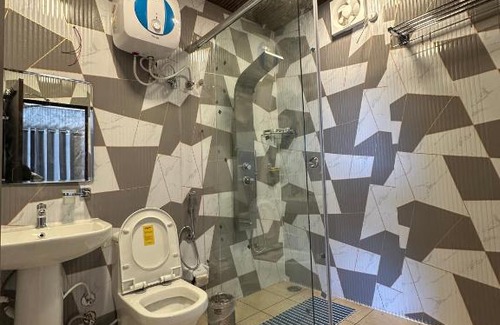 Tehri Hotel | Hotel Maheshwari & Banquet Hall